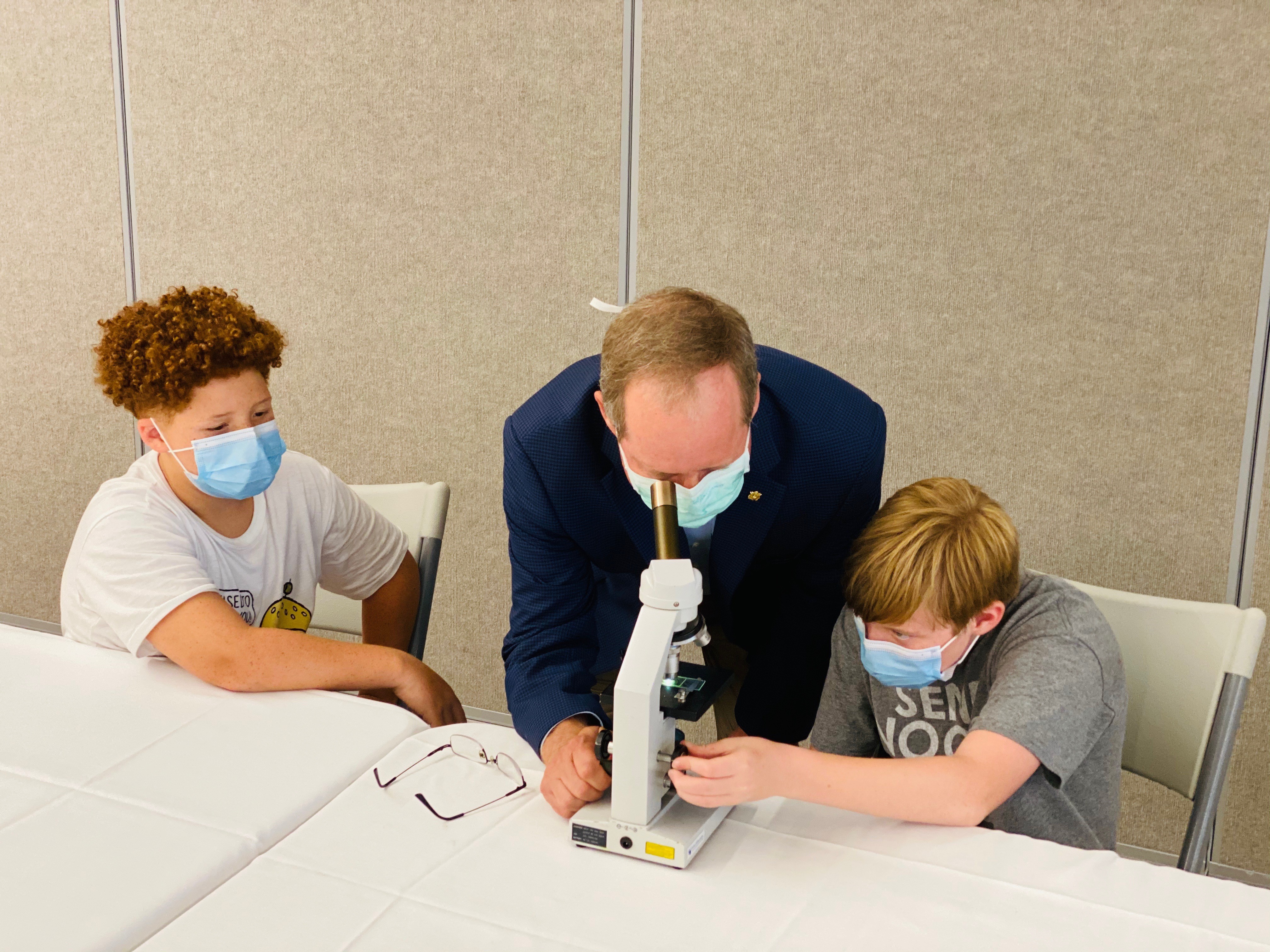 Murphy Visits Sturgeon City in Jacksonville